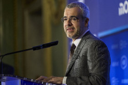 Aena propone 13.000 millones de inversiones y una subida media anual de tarifas de 43 c&eacute;ntimos por pasajero