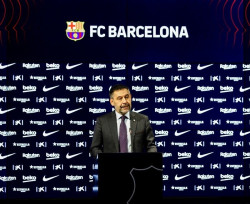 Bartomeu defiende su gesti&oacute;n "seria y responsable" y ataca a Laporta por Messi