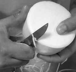 Bauti y la quesera Cueva Santa de Li&eacute;bana..., por Pedro Arce D&iacute;ez