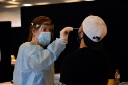  Detectado un brote con al menos 11 positivos en un campamento de C&oacute;breces