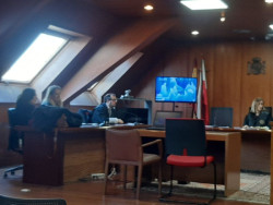 El acusado de dejar morir a su madre no comparece al juicio y dictan orden de detenci&oacute;n