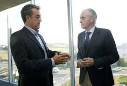 El alcalde de Arnuero, Jos&eacute; Manuel Igual avanza un plan de recuperaci&oacute;n social y econ&oacute;mica