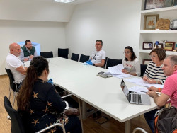  El Ayuntamiento de Laredo se re&uacute;ne con pescadores y empresarios para impulsar proyectos de apoyo