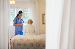 El control de la presi&oacute;n arterial ayuda a reducir las ca&iacute;das en las personas con Parkinson