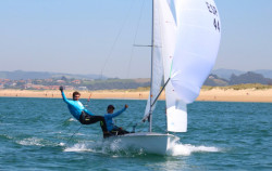 &iexcl;El equipo ol&iacute;mpico espa&ntilde;ol de vela toca agua!