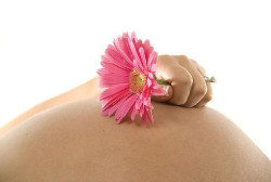 El IMC previo al embarazo y el tiempo de televisi&oacute;n son determinantes en el peso futuro de los hijos