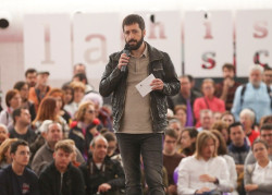 El juez imputa a un estrecho colaborador de Pablo Iglesias y al tesorero de Podemos por la financiaci&oacute;n del partido