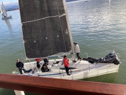 En una complicada tirada, la tripulaci&oacute;n del Palibex se hizo con la victoria en el J80 Santanderino.