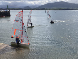 En una tirada en la que el fuerte viento fue el protagonista, la tripulaci&oacute;n del Valnera, se hizo con la victoria en el Snipe santanderino,.