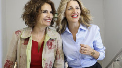 Esta democracia a la espa&ntilde;ola necesita ox&iacute;geno.   Carlos Magdalena