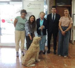 Fundaci&oacute;n M&eacute;mora pone en marcha una terapia canina para mayores en la Fundaci&oacute;n Asilo de Torrelavega