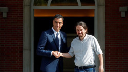 Iglesias manda, S&aacute;nchez obedece. 