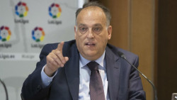 Javier Tebas defiende que las "vacas sagradas" del futbol se las someta a test como cualquier otro trabajador
