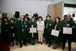 La Cofrad&iacute;a de los Cocidos celebra su Gran Cap&iacute;tulo y entrega a Buruaga la capa verde de cofrade de honor