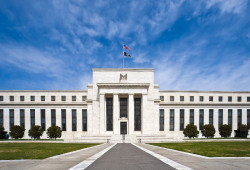 La Fed mantiene sin cambios los tipos por cuarta vez consecutiva en la primera reuni&oacute;n de Kevin Warsh