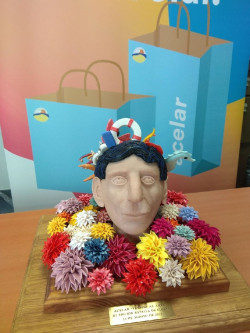 La obra `La batalla del T&iacute;o Sim&oacute;n`, de Marisa Ribal, Premio al Arte de la Batalla de Flores 2023