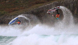  La playa de Ris acoge este fin de semana el `Noja Motosurf Series` con 80 pilotos de diferentes pa&iacute;ses