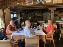 La tertulia de Claudio Acebo desde Corb&aacute;n en Casa Miguel.       Carlos Magdalena