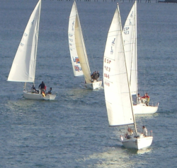 La tripulaci&oacute;n del Edificio Castelar se impuso en el J80 Santanderino, por Jos&eacute; Francisco Garc&iacute;a de Soto