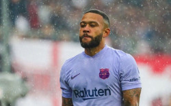 LaLiga advierte de que Memphis y Eric Garc&iacute;a a&uacute;n no est&aacute;n inscritos