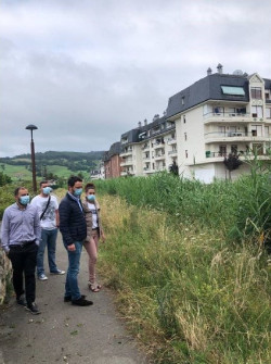 Los populares de Laredo y Colindres denuncian el estado "insalubre" del regato Madre