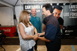 M&aacute;s de 20.000 personas asistieron al concierto de Luis Fonsi en la playa Salv&eacute; de Laredo