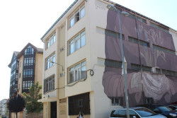  Obras P&uacute;blicas reparar&aacute; la cubierta del edificio municipal de la calle Concha Espina este verano