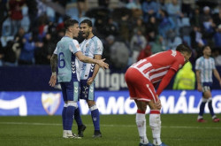 Racing y Deportivo quieren mantenerse con Almer&iacute;a y M&aacute;laga pugnando en un derbi decisivo