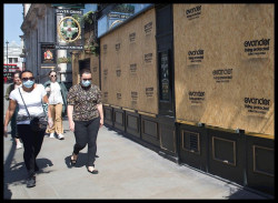 Reino Unido confirma 684 v&iacute;ctimas m&aacute;s por el coronavirus y se acerca a los 20.000 fallecidos