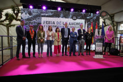 Santo&ntilde;a inaugura su Feria de la Anchoa poniendo en valor el trabajo del sector conservero