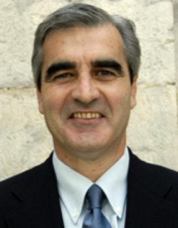 Se&ntilde;or Mart&iacute;nez,al menos &iexcl;una mano de pintura a la Gr&uacute;a de Piedra! por favor