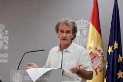  Sim&oacute;n avisa de que la transmisi&oacute;n comunitaria sigue existiendo en Espa&ntilde;a y de que hay j&oacute;venes graves