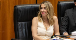 Un amor sin matices,  la Autonom&iacute;a de Extremadura como problema.    Por Juan Goti Orde&ntilde;ana  Catedr&aacute;tico  de la Universidad de Valladolid